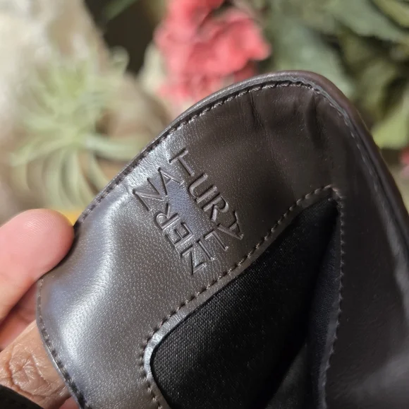 Naturalizer Ankle Boots, Women's size 8W, Brown - Picture 5 of 6